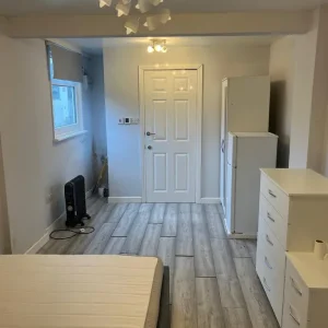 Spacious studio flat in Cirencester, Chesterton - Image 3