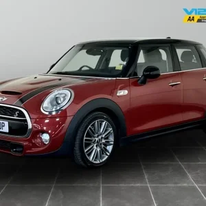 2017 MINI Cooper S 2.0 Auto 5-door with LED lights and black bonnet stripes - Image 6