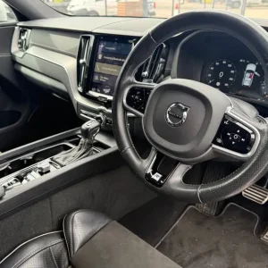 2017 Volvo XC60 2.0 D4 R DESIGN Pro 5dr AWD Estate - Image 6