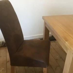 Table and chairs - Image 5