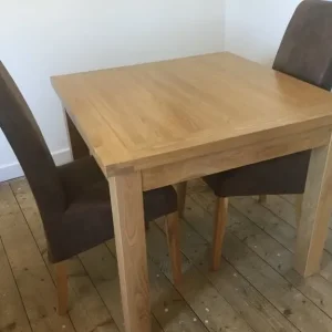 Table and chairs - Image 7