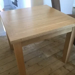 Table and chairs - Image 8