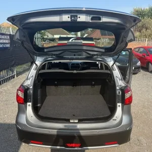 2014 Suzuki SX4 S-Cross 1.6 SZ5 Manual Hatchback - Image 8