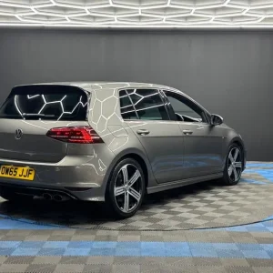 2016 Volkswagen Golf 2.0 TSI BlueMotion Tech R 4Motion 5-door hatchback - Image 5