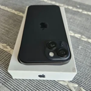 iPhone 15 - Image 2