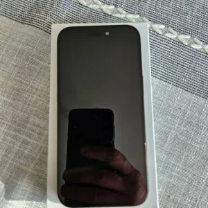 iPhone 15 - Image 6