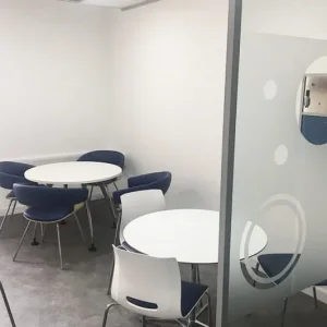 Furnished office spaces for 4 to 50 desks - Image 4