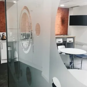 Furnished office spaces for 4 to 50 desks - Image 5