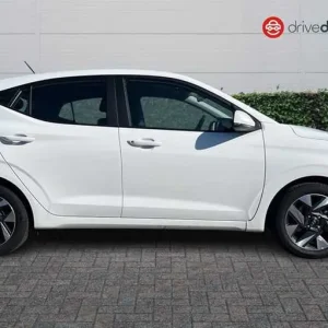 2024 Hyundai i10 1.0L Manual Hatchback - Image 2