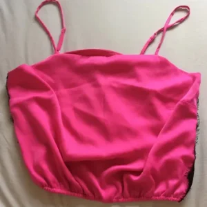 New Look Pink Cropped Satin-Feel Top with Black Lace Detail