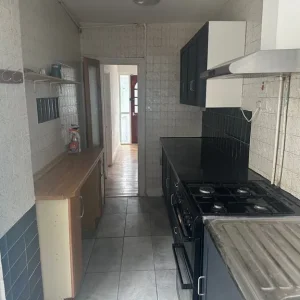 4 Double Bedroom Semi-Detached House Furnished with 3 Toilet Bathroom Shower - Image 2