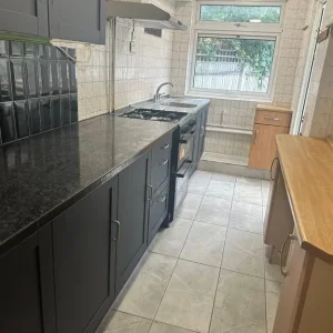 4 Double Bedroom Semi-Detached House Furnished with 3 Toilet Bathroom Shower - Image 3