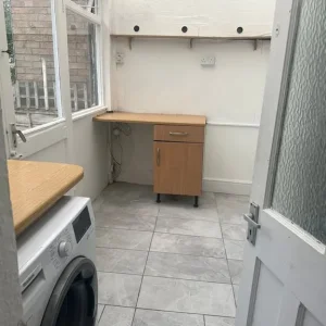4 Double Bedroom Semi-Detached House Furnished with 3 Toilet Bathroom Shower - Image 6