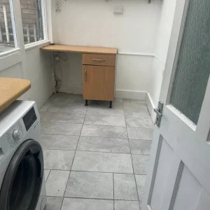 4 Double Bedroom Semi-Detached House Furnished with 3 Toilet Bathroom Shower