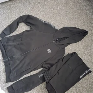 EMPORIO ARMANI FULL BLACK TRACKSUIT