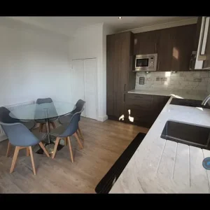 3 bedroom flat in Marden House, westhoughton, Bolton - Image 5