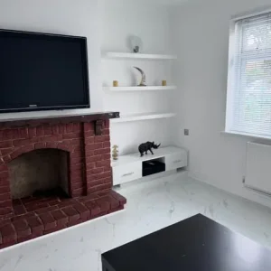 4 Bedrooms semi-detached house - Image 4
