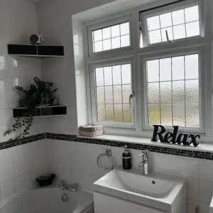 4 Bedrooms semi-detached house - Image 8