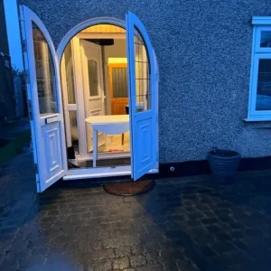 4 Bedrooms semi-detached house