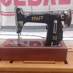 PFAFF 30 SEWING MACHINE