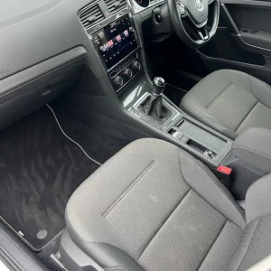 Volkswagen Golf 2018 2.0 TDI Manual 5-door - Image 3