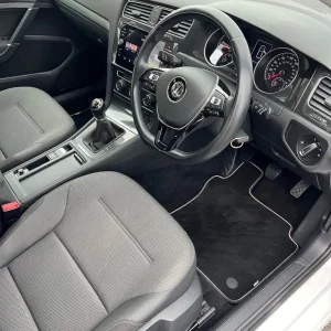 Volkswagen Golf 2018 2.0 TDI Manual 5-door - Image 5