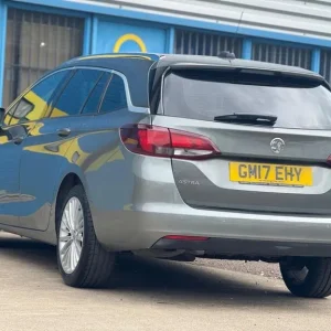 2017 Vauxhall Astra 1.4i Turbo Elite Sports Tourer Auto - Image 4
