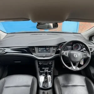 2017 Vauxhall Astra 1.4i Turbo Elite Sports Tourer Auto - Image 5