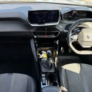 2023 Peugeot 2008 1.2 PureTech Allure SUV 5-door manual - Image 4