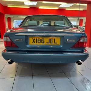 2001 Jaguar XJ8 3.2 Executive 4-door Auto Saloon Petrol - Image 7