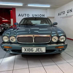 2001 Jaguar XJ8 3.2 Executive 4-door Auto Saloon Petrol - Image 8