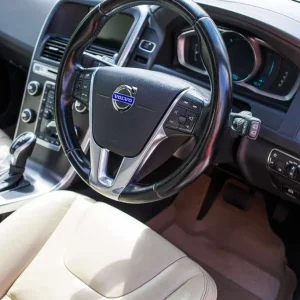 2013 Volvo XC60 Estate – 2.5L Diesel, Automatic, 5 Doors - Image 3