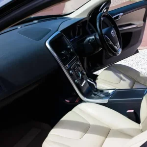 2013 Volvo XC60 Estate – 2.5L Diesel, Automatic, 5 Doors - Image 5