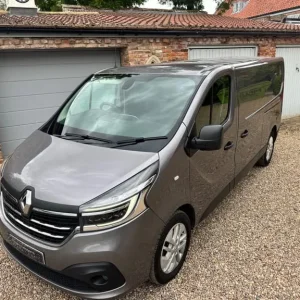 RENAULT TRAFIC 2.0 LL30 ENERGY dCi 145 Sport MY19 2020 - Image 2