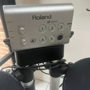 Electric Roland Drumkit - Image 6