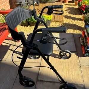 Mobility walker with wheels - Image 3