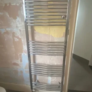 Chrome curved towel rail