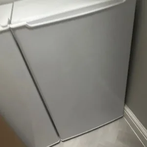 Under-counter freezer from curry’s - Image 3