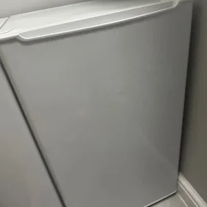 Under-counter freezer from curry’s - Image 5