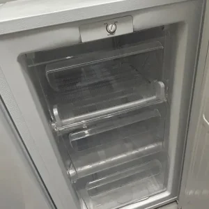 Under-counter freezer from curry’s - Image 6