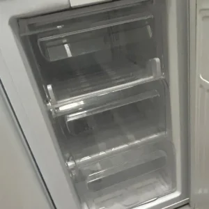 Under-counter freezer from curry’s - Image 7