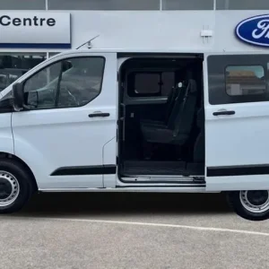 2022 Ford Transit Custom 300 Leader L1 SWB Double Cab FWD 2.0 EcoBlue 105ps Low Roof Manual Crew - Image 6