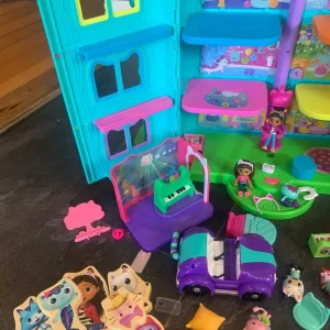 Gabbys Dollhouse and Accessories - Image 5