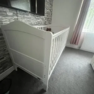 Nested baby cot