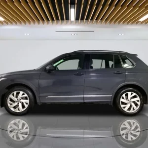 2022 Volkswagen Tiguan 1.5 TSI Life Estate Petrol Manual - Image 5