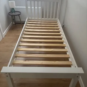 Single bed frame *Immaculate*
