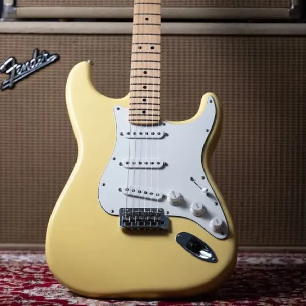 2020 Fender Player Series Stratocaster - Butterscotch Blonde