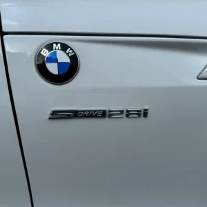 BMW Z4 Convertible 2011 2-door Semi-Auto - Image 3
