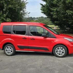Ford Tourneo Connect EcoBlue Zetec MPV Diesel Manual - Image 6