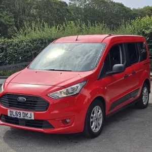 Ford Tourneo Connect EcoBlue Zetec MPV Diesel Manual - Image 8
